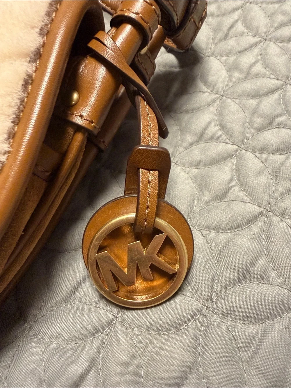 Michael Kors Hamilton Shearling Small Messenger Crossbody Bag Luggage Brown